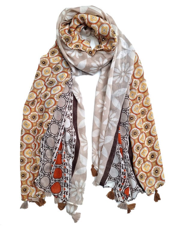 Beige-mønstret-tørklæde